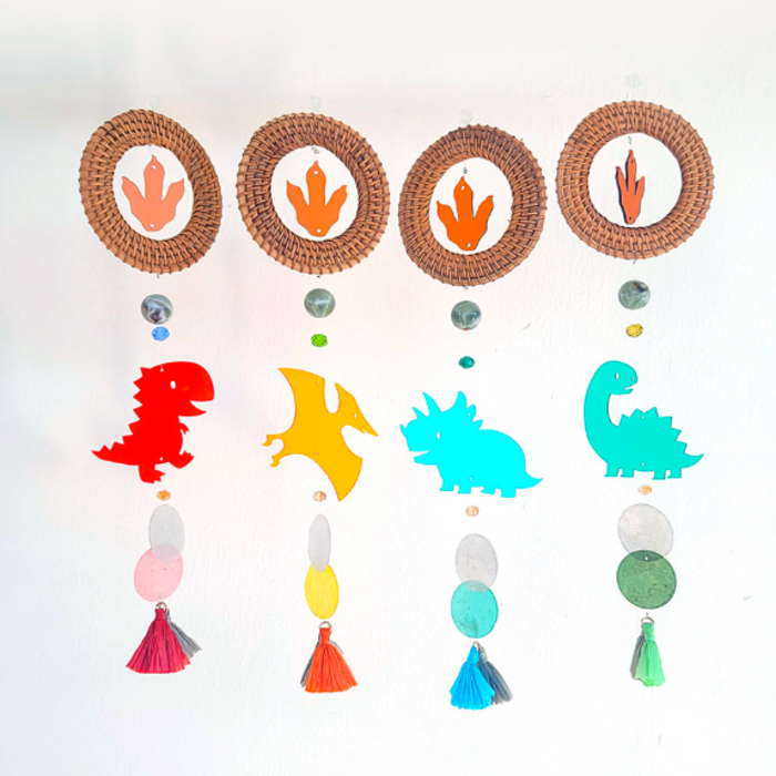 作って楽しい♪飾って綺麗★　アクリル＆シェルの可愛いモービル DIY製品となっております。パーツをお届け★ご自分で好きなデザインで製作可能です。 イベント　ワークショップ企画などにも◎ 予約製品の為　2週間前後でのお届けとなります。配送日時...