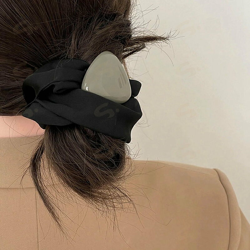 しぇあわーくす 楽天市場店のシュシュ サテン ヘアゴム 韓国 レディース ヘアアクセサリー まとめ髪 髪留め 簡単 ヘアアレンジ 大人可愛い カジュアル プレゼント オルチャン99QNSP-007｜アングル3