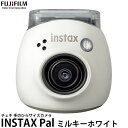 [主な特徴] スマホプリンター「INSTAX Link」シリーズやハイブリッドインスタントカメラ「INSTAX mini Evo」 「INSTAX mini LiPlay」とBluetoothで接続すれば簡単にチェキプリントが可能です。 ・INSTAX“チェキ”シリーズ初の「撮影」に特化したカメラです。 ・プリント機能を切り離すことで手のひらサイズのコンパクト性を実現、撮影シーン、体験の幅を広げた新しいコンセプトのカメラです。 「手のひらサイズのコンパクト性」と「広角レンズ」でいつでもどこでも気軽な撮影が可能 ・どこへでも持ち運びでき、どんな瞬間も逃さず気軽に撮影可能。広角レンズのため、広大な風景や大人数での集合写真にも最適です。 専用スマホアプリで広がる撮影機能 ・専用スマホアプリには、INSTAX Palが写す画像をスマホ画面で確認しながら撮影できる「リモート撮影」モードや、3秒間隔の連続撮影で動きのある写真を楽しめる「インターバル撮影」モードを搭載。 カスタムシャッターサウンド ・INSTAX Palはスピーカーを搭載、お好きな音声を録音しカメラ本体のシャッター音として設定することで撮影がより一層楽しくなります。 「INSTAX Animation（インスタックス アニメーション）」 ・複数の画像をパラパラ漫画のように一つの動画にまとめる機能。プリントにして大切な人に贈ったり、SNSで共有してお楽しみ頂けます。 [チェキカメラ 富士フィルム] [主な仕様] 記録画素数：2560 × 1920 ピクセル 撮影素子：1/5型CMOS原色フィルター 記録メディア： 内蔵メモリー（約45枚記録可能）、microSD/microSDHCメモリーカードに対応 記録方式：DCF準拠 Exif Ver 2.3 外部インターフェイス： USB Type C（充電専用） 撮影感度：ISO100〜1600（自動切替） 測光方式：TTL256分割測光、マルチ測光 画像転送時間：mini/約10秒/枚、SQUARE/約15秒/枚、WIDE/約20秒/枚 本体サイズ：42mm×43mm×44mm 本体重量：約41g