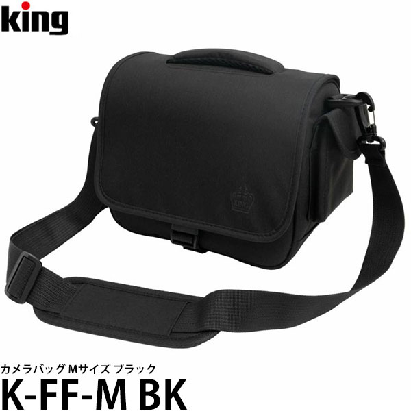 [主な特徴] ・King K-FF-Mは、フラップカバー仕様のカメラバッグです ・ほどよいクッション性でカメラをしっかり保護します ・メインの収納スペースには中仕切りが2枚あり、機材に合わせて位置を調整可能 ・バッグ上部の持ち手を掴んでの持ち運びのほか、付属のショルダーベルトをつけてショルダーバッグとしても使用できます [カメラバッグ バックパック ショルダーバッグ 肩がけ 斜めがけバッグ 一眼レフ フラップカバー仕様 キング] [主な仕様] 材質：ナイロン 外寸(約)：W250×H160×D210mm 内寸(約)：W210×H100×D150mm 質量(約)：550g