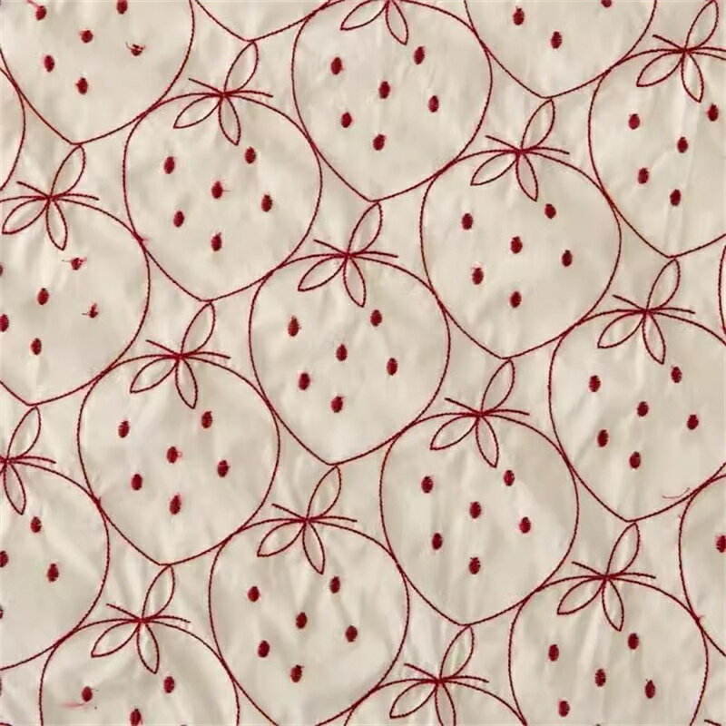 送料無料 145cm幅 90cm単位 生地 布 布地 綿生地 刺繍 苺 イチゴ柄 黒 白 ピンク 楽天海外通販