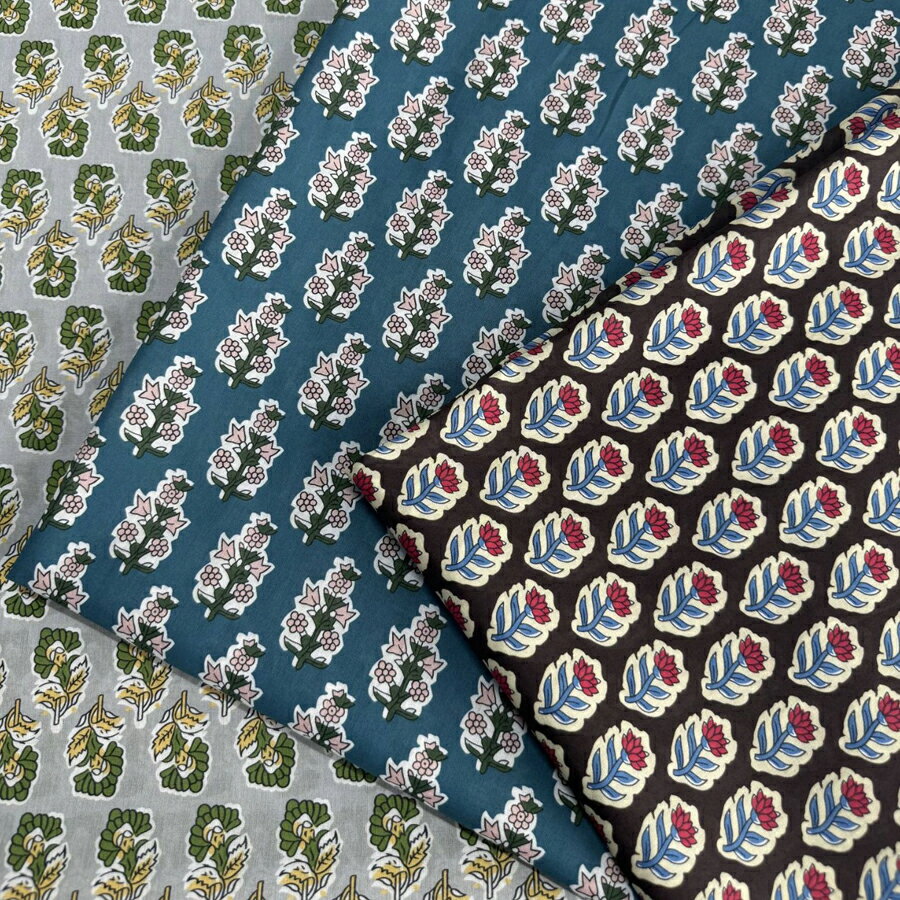 送料無料 130cm幅 90cm単位 生地 布 布地 綿生地 綿布 綿100％ プリント生地 手捺染 平台印刷 拓本風のにじみ効果 インドのブロックプリント風 長繊維綿 コットン 肌に優しい綿 ヴィンテージ レトロ 植物柄 フラワー柄 小花柄 ブラウン ブルー カーキグリーン 楽天海外通販