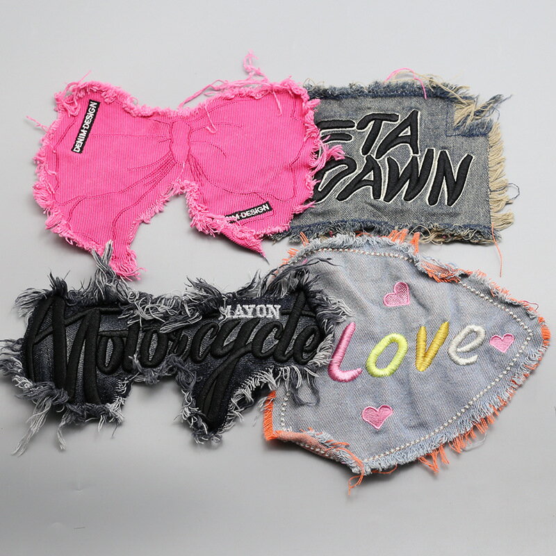 送料無料 4枚組 ワッペン アップリケ デニム 大型 蝶結び ハート柄 英文字柄 フリンジ 手縫い 刺繍ワッペン 刺繍アップリケ パッチワーク 繕い物 穴繕い ダメージカバー デコレーション アレンジ 裁縫材料 DIY手芸用 汚れや穴隠しに便利 服の補修 服飾り用 楽天海外通販