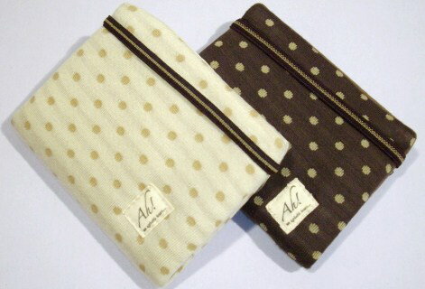 ぷニュぷニュ気持ちいい〜♪低反発カードケースのサムネイル