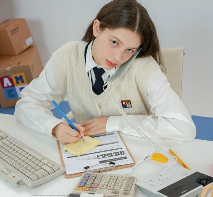 AMES WORLD WIDE アメスワールドワイド [送料無料] BOX LOGO V NECK KNIT VESTユニセックス ストリート カジュアル ベア 熊 テディベア ロゴ シンプル vest