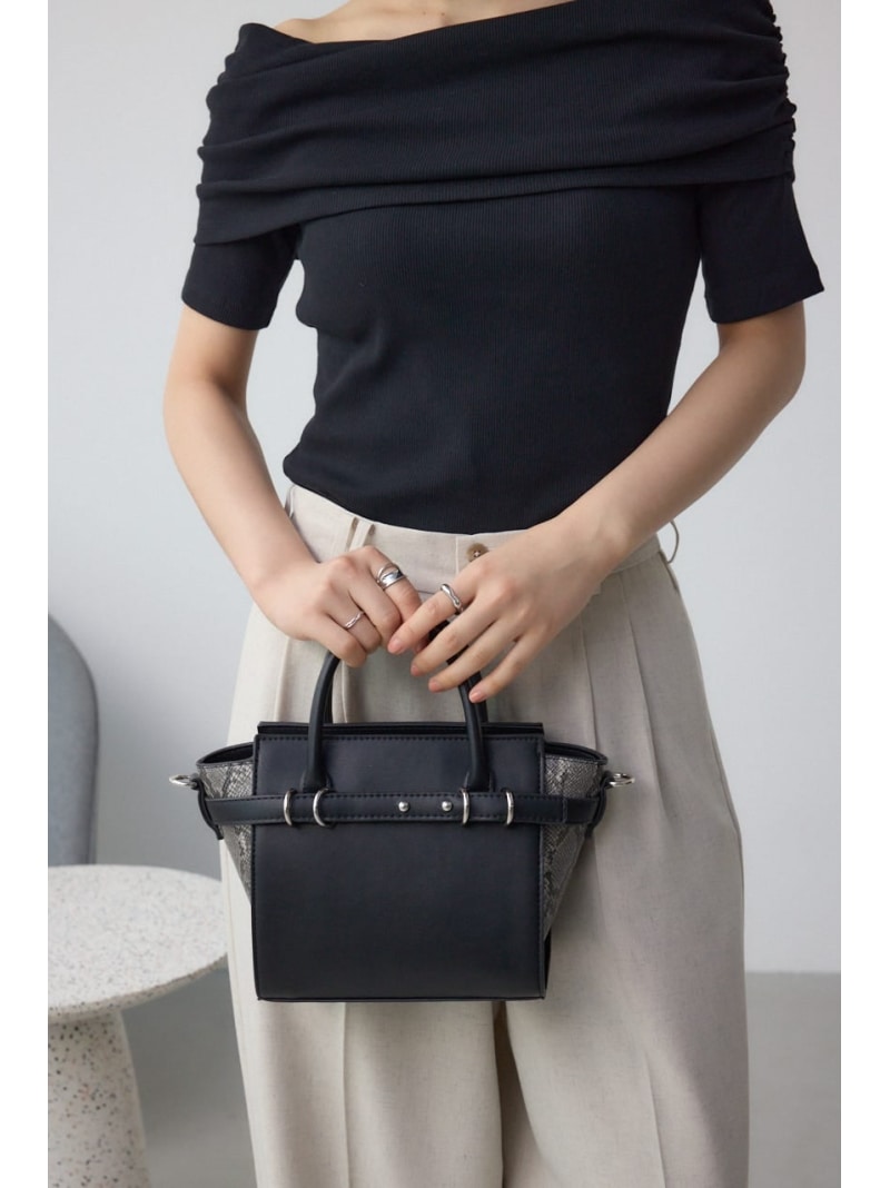 Rakuten - 【SALE／30%OFF】ベルトデザイントラペイズドバッグ AZUL BY MOUSSY アズールバイマウジー バッグ その他のバッグ ブラック ベージュ【RBA_E】[Rakuten Fashion]