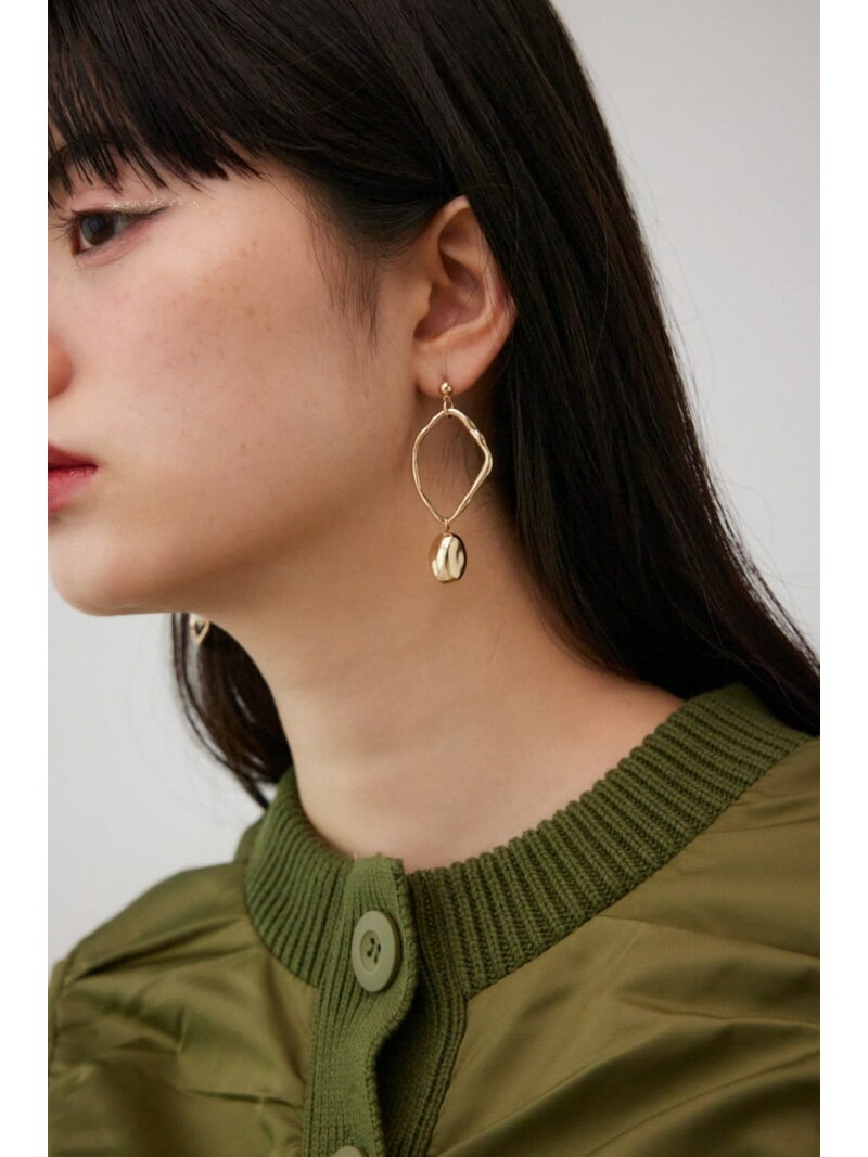 アシンメトリーパールピアス AZUL BY MOUSSY アズールバイマウジー アクセサリー・腕時計 ブレスレット・バングル ブラック ゴールド[Rakuten Fashion]
