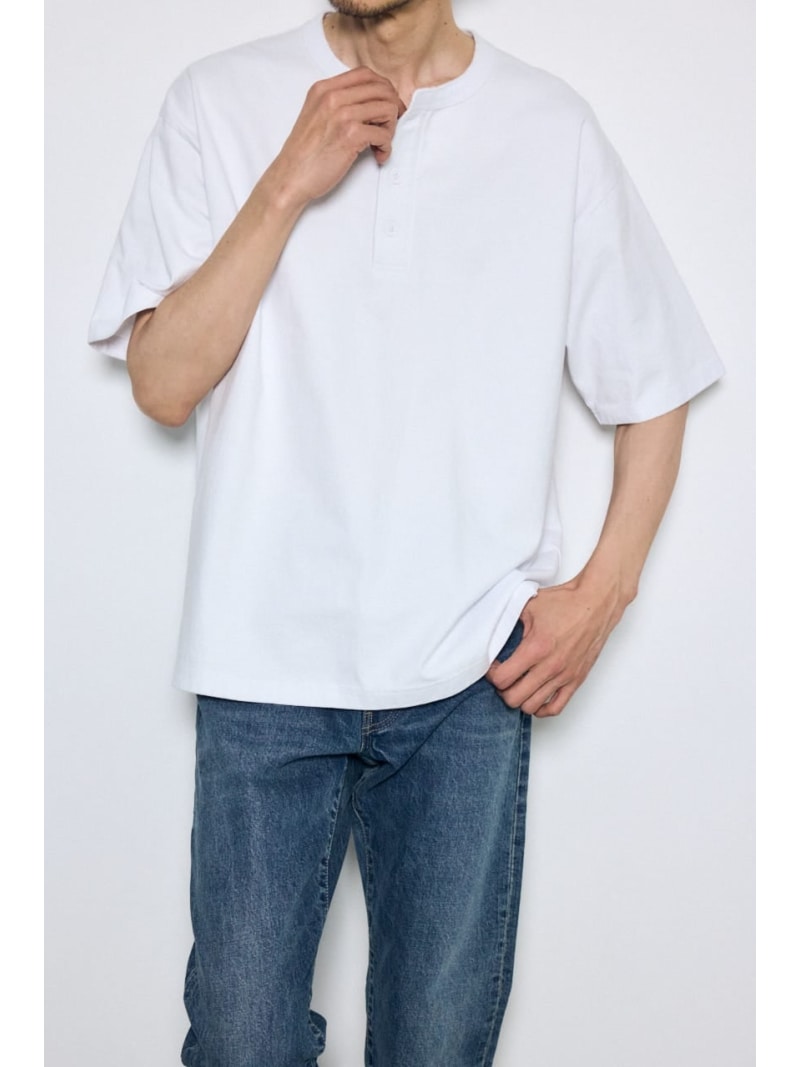 Rakuten - 【SALE／30%OFF】ヘンリーネックハングTEE AZUL BY MOUSSY アズールバイマウジー トップス カットソー・Tシャツ ホワイト ブラック【RBA_E】[Rakuten Fashion]