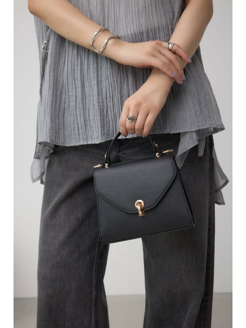 Rakuten - 【SALE／30%OFF】リングターンロックミニハンドバッグ AZUL BY MOUSSY アズールバイマウジー バッグ その他のバッグ レッド ブラック【RBA_E】[Rakuten Fashion]
