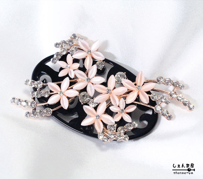 キャッツアイ♪猫目石の可憐なお花 透かし帯留め【フラワー 和装 豪華】