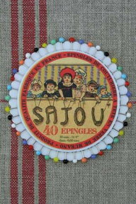 Sajou 待ち針（まち針セット）Disque de 40 &eacute;pingles t&ecirc;te de verre - Sajou Enfants th&eacute;&acirc;tre フランス メゾンサジュー EPI_DIS_040_SAJ_04