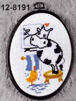ペルミン クロスステッチ刺繍キット Ko spejler sig 鏡と牛 Permin of Copenhagen 北欧 デンマーク 初..