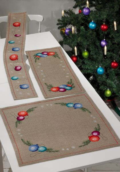 PERMIN クリスマスの飾り Christmas baubles クロスステッチ 刺繍 キット デンマーク 北欧 刺しゅう ペルミン 27-3649 【DM便対応】