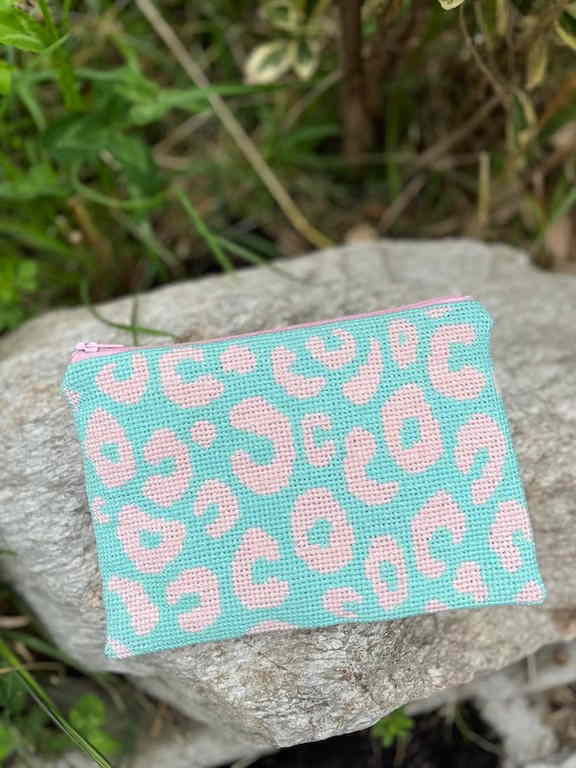 Pomp Stitch ポンプステッチ クロスステッチ 刺しゅう キット 【 レオパードポーチ...