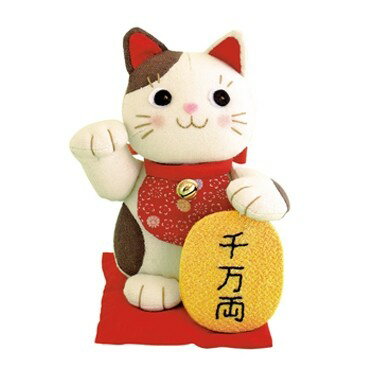 福々招き猫■　商品説明＜出来上がり寸法＞ 約高さ13.5cm ＜デザイン＞ 福村弘美 ＜キット内容＞ 布（5種類）、フェルト（3種類）、ししゅう糸（2種類）、 綿、鈴、作り方説明書、実物大型紙 ＜用意するもの＞ 縫い針、まち針、ししゅう針、縫い糸（布の色に近いもの）、ハサミ（布用、糸用、紙用）、定規、布に型紙を写す用具（布専用ペンなど）、布用接着剤、厚紙（はがき程度の厚み）、スティックのり、ほお紅、アイロン ※布を表側に返す際、細い棒（割り箸など）があると便利です ※布用接着剤を使用する際、爪楊枝があると便利です ＜備考＞ 生地・色・柄等、キット内容は一部変更する場合があります。 出来上がりサイズには、若干の差が生じます。