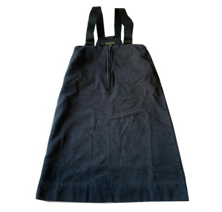 “DENIM DUNGAREE”のジャンパースカートです♪ フリース素材のジャンスカ♪ 肩ベルトは、長さ調整可能です☆ ウエスト部分にはゆとりがあり、着脱しやすいアイテムとなっております。 【素材】本体：綿68%,ポリエステル12%/付属：...