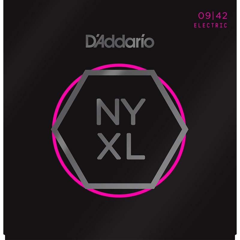 関連商品D’Addario/新品 商品一覧＞＞楽器アクセサリ【〜5，000円】 商品一覧＞＞弦/エレキギター弦/D’Addario 商品一覧＞＞D’Addario NYXL Series Electric Guitar Strings NYXL0942 弦 エレキギター弦 (楽器アクセサリ)商品説明D’Addario NYXL SeriesD'Addarioから、新素材の新しいエレキギター弦、NY XLシリーズが発売。従来の製品よりも強度が30%アップ、ピッチの安定性、耐久性ともに大きく進化した次世代の弦です。素材となる高炭素合金(high-carbon steel alloy)の選定、伸線工程の見直し、耐食性スズめっきコーティングの改良が加えられました。透磁率が6%アップし、2-5kHz帯のアウトプット増、よりパンチの効いた、クランチ感のあるサウンドとなっています。D'Addario社のホームタウンであるニューヨークの名前を持つこの弦は、常に新しく、より優れた製品を世に出すべく、製品開発に力を入れてきたD'Addarioの歴史とプライド、実績の集大成です。■ゲージ・09-42イケベカテゴリ_楽器アクセサリ_弦_エレキギター弦_D’Addario_新品 SW_D’Addario_新品 JAN:0019954905576 登録日:2014/04/24 エレキギター弦 ギター弦 エレキ弦 ダダリオ