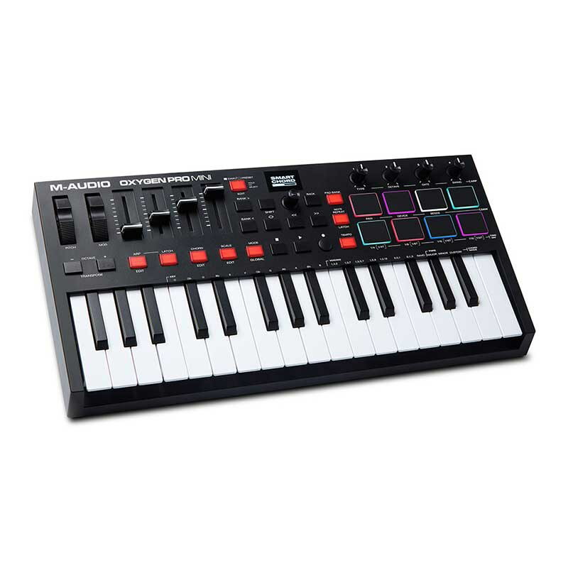 関連商品M-AUDIO/新品 商品一覧＞＞DTM【5，000円〜20，000円】 商品一覧＞＞MIDI関連機器/MIDIキーボード/M-AUDIO 商品一覧＞＞M-AUDIO Oxygen Pro Mini MIDI関連機器 MIDIキーボード (DTM)商品説明★32鍵USB MIDIキーボードコントローラー●プロフェッショナルな音楽制作M-Audio Oxygen Pro Miniは、クリエイティブな音楽制作を実現するために必要なツールが揃ったポータブルでパワフルなUSB搭載MIDIコントローラーです。自由な表現とクリエーターの創造力を形にするための機能を搭載しており、直感的な音楽制作に集中することができます。クリエイティブな音楽制作を実現するために設計されたM-Audio Oxygen 32は、現代のクリエーターが必要とする機能を網羅しています。また、可搬性にも優れ、外出先やスタジオでの音楽制作を含む様々なワークフローにも対応できます。●プレミアムなタッチと操作性M-Audio Oxygen Pro Miniは、クラス最高水準のベロシティ対応の32鍵セミウェイトキーボードを搭載しています。また、アサイナブル・アルペジエーター、ノートリピート機能に対応した8個のRGBバックライト付き、ベロシティ対応/アサイナブル・パッド、4つのアサイナブルノブ、9つのアサイナブルフェーダーを搭載。また、付属のバーチャル・インストゥルメントとDAWソフトウェアを最大限に活用するために必要な機能が揃っています。●DAWソフトウェアや演奏における優れた操作性と自動マッピング機能視認性の高いOLED画面を備えたOxygen Pro Miniでは、DAWソフトウェアを使用した音楽制作もスムーズに行えます。Pro Tools、MPC Beats、Ableton Live、Cubase、Logic、Studio One、またはその他の音楽制作ソフトウェアにおいても、選択するだけで、自動的にマッピング処理が行われます。トランスポート、フェーダー、パンニングなどのメイン機能を直接マッピングすれば、OxygenPro Mini本体からDAWを直感的にコントロールすることができます。●スマートコントロールOxygen Pro Miniには、音楽制作をスムーズに進めるためのコードモード/スケールモードという2つのモードを採用しております。コードモードを有効にすると、キーボードのキーやパッドを1つ押すだけでコードが演奏されます。コードモードの設定や、キーボードで弾いた和音をコードとして設定するカスタマイズも可能です。スケールモードでは、指定した16スケールのノート以外のキーは触っても鳴らない設定にすることができます。これらのモードを使いこなせば、演奏などの技術的なことに時間を奪われることなく、より多くの時間をクリエイティブな制作に充てることが可能になります。●進化したキーボード高精度なタッチを誇るM-Audioのセミウェイトキーボードには、高度な高速スキャンテクノロジーが採用されており、非常に表現力豊かな演奏体験を実現します。●優れた音楽制作ソフトウェアを付属Oxygen Pro Miniには、スタイルを問わずに即座にクリエイティブな音楽制作を開始できるソフトウェアが付属しています。レコーディング、シーケンス作成、アレンジやトラックのミックスダウンに最適な2つのプロフェッショナルなDAWソフトウェア：、MPC Beats、Ableton Live Liteを付属しています。さらに、付属のMPC Expansion Packには、強烈なキックからインパクトのあるスタブやスネアまで、プロフェッショナルな音楽制作をブラッシュアップするまでに必要なものが揃っています。■主な特徴◎クラス最高水準のベロシティ対応の32鍵セミウェイトキーボード◎ビートメイク、クリップローンチで使用できるNote Repeat機能に対応した◎8個のRGBバックライト付き、ベロシティ対応/アサイナブル・パッド、◎バーチャル・インストゥルメント、ミックスプラグイン、DAWパラメーターなどをコントロール可能な4つのアサイナブルフェーダーと4つのアサイナブルノブ/ボタン◎Preset/DAWボタンでDAWやプラグインパラメーターの自動マッピングが可能◎和音を奏でるコードモードと、和音の設定をカスタマイズできるスケールモード◎スケールモードでは任意のキー以外鳴らない設定にできるので、音楽制作がより簡単に◎Type/Octave，/Gate/Swingのコントロールが可能なアルペジエーター◎1/4インチサステイン・ペダルと端子人間工学に基づき設計されたピッチベンド&モジュレーションホイール◎外部MIDI デバイスとのUSB MIDI接続を可能にするMIDI出力◎素早いコントロールエディットを可能にするOLED画面など、直感的な操作ができる機能のレイアウト◎MIDIエディターソフトウェア、音楽制作ソフトウェア付属◎付属ソフトウェア・Ableton Live Lite・Mini Grand・Velvet・Hybrid 3・Touch Loops・MPC BeatsVirtual Instruments - TubeSynth， Electric， Bassline80 FX Plugins - AIR Channel Strip， Half Time2GB of factory content with bonus F9 instruments library■技術仕様◎電源：USBバスパワー◎サイズ(W x D x H) ：401mm x 191mm x 65mm◎重量：1.2kg※現在、Pro Tools | Firstの提供は終了しております。※最新の動作環境はメーカーサイト等にてご確認の上、お求めください。イケベカテゴリ_DTM_MIDI関連機器_MIDIキーボード_M-AUDIO_新品 SW_M-AUDIO_新品 JAN:0694318025116 登録日:2020/11/24 MIDIコントローラー Mオーディオ エムオーディオ Maudio