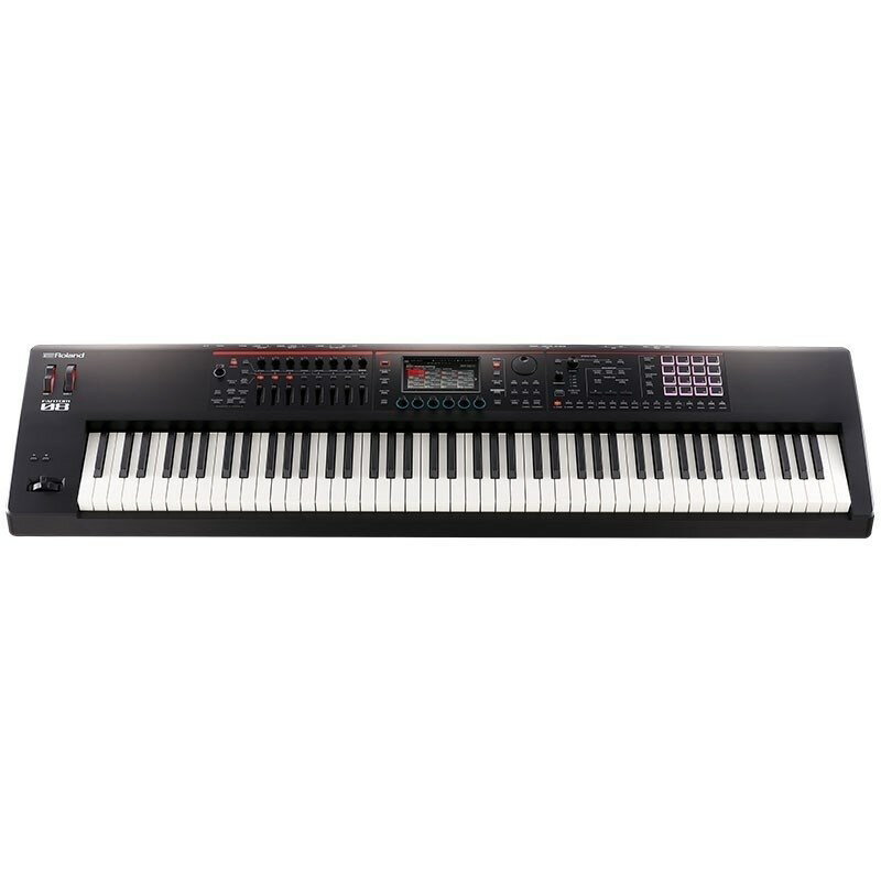 関連商品Roland/新品 商品一覧＞＞シンセサイザー・電子楽器【140，000円〜270，000円】 商品一覧＞＞シンセサイザー/デジタルシンセ/Roland 商品一覧＞＞Roland FANTOM-08【キャリングケース・プレゼント・キャンペーン実施中！】※配送事項要ご確認 シンセサイザー デジタルシンセ (シンセサイザー・電子楽器)商品説明------------------------------------------------------------------------------※大型商品の為、佐川急便でのご配送となります。尚、代金引換は承っておりませんので、予めご了承下さいませ。【沖縄・離島へのご配送について】本商品を沖縄及び離島へ発送の際は、送料別途お見積もりとなります。また、沖縄及び離島へ配送の場合、納期に1週間前後お時間を頂く場合がございます。ご注文前にお問い合わせ下さい。------------------------------------------------------------------------------最上級のサウンドとアプリケーションを軽量ボディに搭載。ライブ演奏、楽曲制作、スタジオワーク、全てに高いパフォーマンスを発揮する最高峰の多用途シンセサイザーFANTOM-0 は、現代のハードウェア・シンセサイザーに求められるクオリティ、リアルタイム性、スピーディなワーク・フローを徹底的に追及し、様々な音楽表現を実現する多用途シンセサイザー。フラッグシップ・モデルFANTOM から継承した3，000を超える膨大なサウンド・ライブラリー、ノンストップ・ループ録音可能なシーケンサー、16 個のパッドや鍵盤からオーディオ・フレーズを再生するサンプラー、DAW を直接コントロール可能なインテグレーション機能などを備え、その全てが有機的に構成されています。演奏スタイルや使用環境に合わせて、61 鍵のFANTOM-06、76 鍵のFANTOM-07、88 鍵のピアノ・アクション搭載のFANTOM-08 の3 タイプから選択可能です。◎製品の特長・フラッグシップ・モデルFANTOM から継承した、3，000 種類以上のサウンドと機能を搭載・軽量なボディによる優れた可搬性・ZEN-Core、SuperNATURAL がもたらす、高品質なアコースティック/ エレクトロニック・サウンド・ハーモニックバーコントロールをはじめ表現豊かなコンボオルガン演奏を実現するバーチャルトーンホイールオルガン・マルチ・サンプリング機能により、自分だけのカスタム・サウンドの生成を実現・思いついた様々なフレーズを記録し、それらをベースとした楽曲構築が可能なクリップ・ベースのシーケンサー・タッチスクリーン対応のカラー・ディスプレイ・高解像度のノブ、スライダー、マルチカラーパッドおよび専用のSYNTHコントロールセクションを装備。・4in / 32out のUSB AUDIO/MIDIインターフェース機能を搭載し、DAW との高い親和性を実現。・Logic Pro、MainStage、Ableton Live とのネイティブ・インテグレーションにより効率的な制作環境構築が可能・マイク入力にはリバーブやディレイなどのベーシックエフェクターはもちろん強力なオンボードボコーダーを使用可能・Roland Cloud からModel Expansion、Wave Expansion、Sound Pack、Sample PackなどのコンテンツをFANTOM-0に取り込みサウンド・ライブラリーの拡張が可能■仕様■鍵盤:FANTOM-08 ： 88 鍵（ PHA-4 スタンダード鍵盤： エスケープメント付き、象牙調）■トーン・ZEN-Core・SuperNATURAL Acoustic・SuperNATURAL Acoustic Piano （EXSN01/03 出荷時搭載済）・SuperNATURAL Electric Piano （EXSN02 出荷時搭載済）・VTW Organ（ ZONE2 のみ）・各種モデル音源（EXM シリーズの追加が必要になります）※ ZEN-Core トーンおよびモデルトーンはインポート、エクスポート可能※バックアップファイルはFANTOM-6/7/8 と互換性がありますが、有効な機能のみ読み取ります。■エクスパンション:EXZ シリーズ/EXSN シリーズ/EXM シリーズ※エクスパンションは書換え可能な本体音源メモリーです。Roland Cloud からデータをダウンロードして、USB メモリーで本体メモリーに書き込むことができます。■パート数:16 ゾーン（ Internal ＋ External）■シーン数:128 シーン× 4 バンク※インポート／エクスポート可能■音色数:3，500 音色以上/90 ドラムキット以上■トーンリメイン:8 ゾーン※ Scene Remain Switch が有効の場合（ VTW トーンは除く）■フェイバリット:Rating　4 段階（0 〜 3）■トーンサーチ／シーンサーチ:Rating、文字■エフェクト・マルチエフェクト： 16 系統、90 種類・パートEQ ： 16 系統・ドラム・パート用COMP ： 6 系統・インサートエフェクト： 2 系統、90 種類（シリアル、パラレル接続選択式）・TFX ： 1 系統、90 種類・インプット・MFX ： 1 系統、90 種類■ボコーダー・バンド数：13、20、32・タイプ： モノラル、ステレオ・プリセットセッティング： 10・ユーザーセッティング： 20■シーンチェイン・チェイン： 1 セット16 シーン× 32 ページ（512 シーン）・セット： 100・マーカー： 1 セットあたり36 種類（0 〜 9、A 〜Z、a 〜 z）■パターンシーケンサー・MIDI トラック数： 16・グループ： 16・パターン： 8 （トラック毎）・パターン長： 64 小節・録音方法： リアルタイム・レコーディング、ステップ・レコーディング、・TR-REC・編集方法： ピアノロール・エディット（タッチエディット及びオートメーション対応）マイクロスコープソング： 1 （1 シーン毎）・保存形式： オリジナル、SMF エクスポート／インポート対応※ PAD サンプラーのトリガー情報を録音することができます。■ SMF プレーヤー・再生フォーマット： SMF （Format 0/1）・MIDI トラック数： 16・テンポ範囲： 5 〜 300 BPM・移調機能： -5 〜 +6 半音・Track Mute ： あり・Track Solo ： あり・A/B ループ機能： あり※パターンシーケンサーとSMF プレーヤーは各シーンおいて、どちらか一方を使用する事が出来ます。同時に使用する事は出来ません。■サンプラー■キーボード・サンプラー部（マルチサンプル対応）・フォーマット：16/24 ビット・リニア、44.1kHz ／48KHz、WAV／AIFF インポート対応・サンプル数： 2，048 個・マルチサンプル数： 128 個・最大サンプリング時間： 2 分44 秒（1 サンプル当たり）※合計で約256MB まで保存可能（エクスパンション・データと領域共用となります。）※キーボード・サンプラー部はZEN-Core 音色としてインポート、エクスポートする事が出来ます。■ PAD サンプラー部・フォーマット：16/24 ビット・リニア、44.1kHz ／48KHz、WAV／AIFF インポート対応・同時発音数： 8 音・サンプル数： 16 パッド× 4 バンク・最大サンプリング時間： 60 分（約660MB 相当）※合計で約2GB まで保存可能（インポートされたWAV ファイル含む）※ PAD サンプルを音源のWave として使用するには操作が必要です。■内蔵ストレージ領域（ファイル用）：サイズ： 2GB■リズム・パターン:アルペジオ/コード・メモリー■ Motional Pad■ PAD MODE・Sample Pad、Note Pad、Partial Sw/Sel、DAW Control、Zone Mute、・Zone Solo、Kbd Sw Group、Rhythm Pattern、Pattern、Variation Play、・Group Play■AIRA LINK※ MX-1 接続時■コントローラー・ピッチ・ベンド／モジュレーション・レバー　※ 1・S1 ／ S2 ボタン・コントロール・つまみ× 8・スライダー× 8・ホイール×2　※ 1・FUNCTION つまみ×6・サウンド・モディファイつまみ×2　※ 1　・4 × 4 パッド※ 1 ： 1，024 段階動作サポート。・サウンドモディファイつまみはCutoff、Resonance のみ対応■ディスプレイ・5.5 インチ・グラフィック・カラーLCD　（1，280 ×720dots）　タッチスクリーン、・スクリーンセーバー、Wallpaper 機能付き■接続端子・PHONES 端子（ステレオ標準タイプ）・MAIN OUT 端子（L/MONO、R）（ TRS 標準タイプ）・SUB OUT 端子（L/MONO、R）（ TS 標準タイプ）・SUB OUT STEREO（ PHONES） 端子（L/R ： ステレオミニタイプ　ヘッドフォン対応）・MIC 端子（ TRS 標準タイプ）・LINE INPUT 端子（L/MONO、R）（ TS 標準タイプ）・FOOT PEDAL 端子（HOLD、CTRL1、CTRL2）・MIDI 端子（ IN、OUT）・USB MEMORY 端子・USB COMPUTER 端子（オーディオ／ MIDI）・EXTERNAL DEVICE 端子： A-49、A-PRO　Series 対応　※ Generic MIDI デバイスの接続は動作保証外■オーディオインターフェース・最大24bit ／ 96KHz・録音： 16 ステレオチャンネル・再生： 2 ステレオチャンネル■外部メモリー:USB メモリー（ 別売）■電源:AC アダプター■消費電力:1，300mAh■外形寸法:FANTOM-08 ： 1，393 （幅） × 354（ 奥行き） ×138（ 高さ） mm■質量:FANTOM-08 ： 14.8kg■付属品:取扱説明書/AC アダプター/保証書イケベカテゴリ_シンセサイザー・電子楽器_シンセサイザー_デジタルシンセ_Roland_新品 SW_Roland_新品 JAN:4957054514969 登録日:2022/03/07 シンセサイザー シンセ Synth ローランド ろーらんど