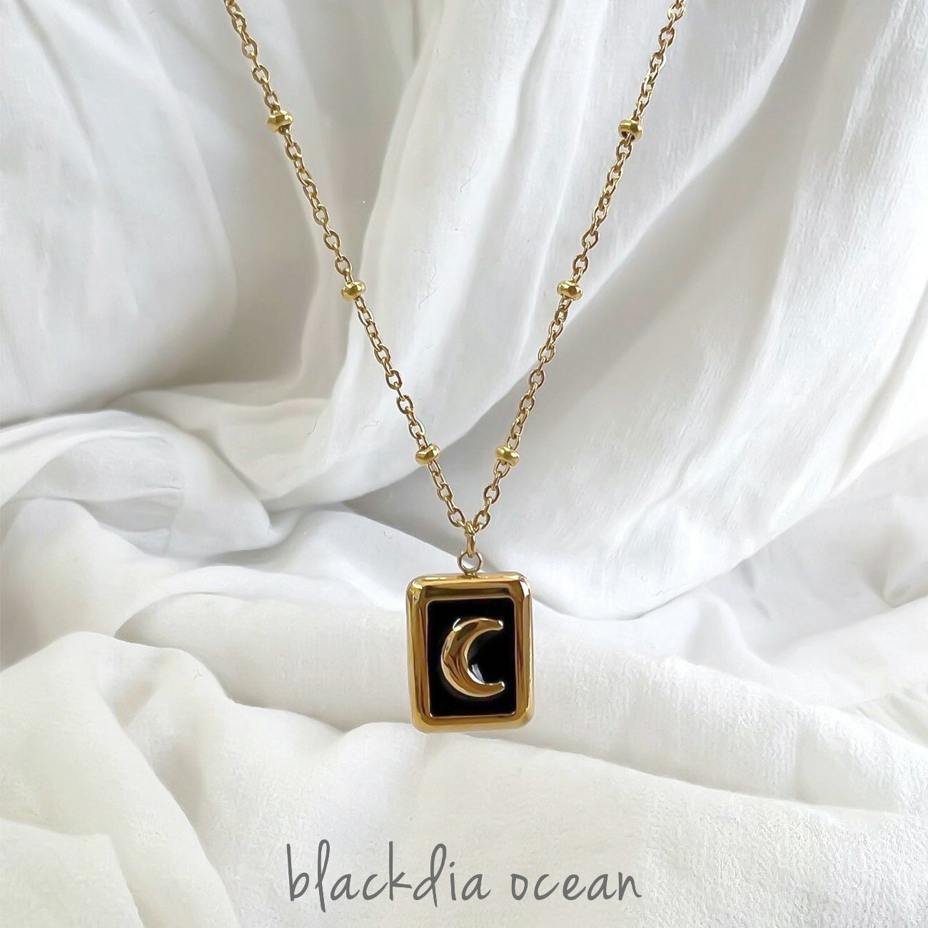 【1/30まで70％OFFクーポン】 ネックレス レディース デザイン ムーン プレート ネックレス シンプル 金属アレルギー 対応 ステンレス ゴールド 金 18K GP ベネチアンチェーン アズキチェーン 月 おしゃれ 大人 かわいい 可愛い キラキラのサムネイル