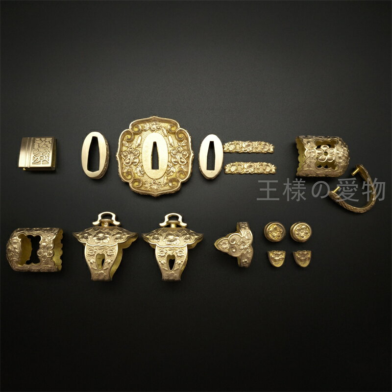 太刀金具　桜紋　刀鍔　目貫　縁頭　切羽　鐺　柄鞘一式金具　銅製　日本刀装具　レア金具　金工品　刀剣美術