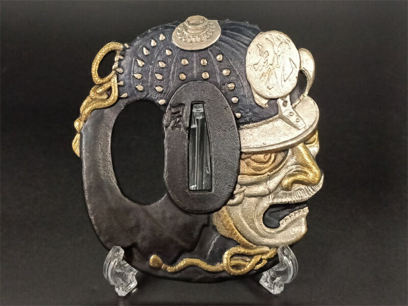 刀鍔　侍の図　銅製　透かし　絵金銀　日本刀装具　刀の鍔　刀剣美術　武道具　ツバ