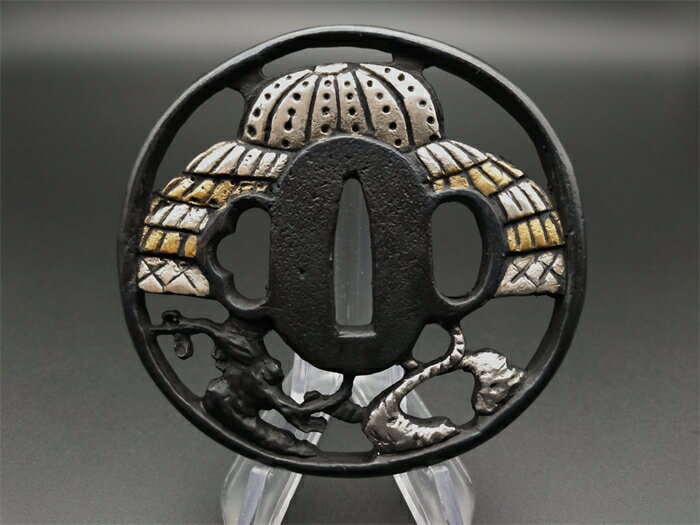 刀鍔　兜の図　銅製　絵金銀　日本刀装具　刀の鍔　刀剣美術　武道具　ツバ