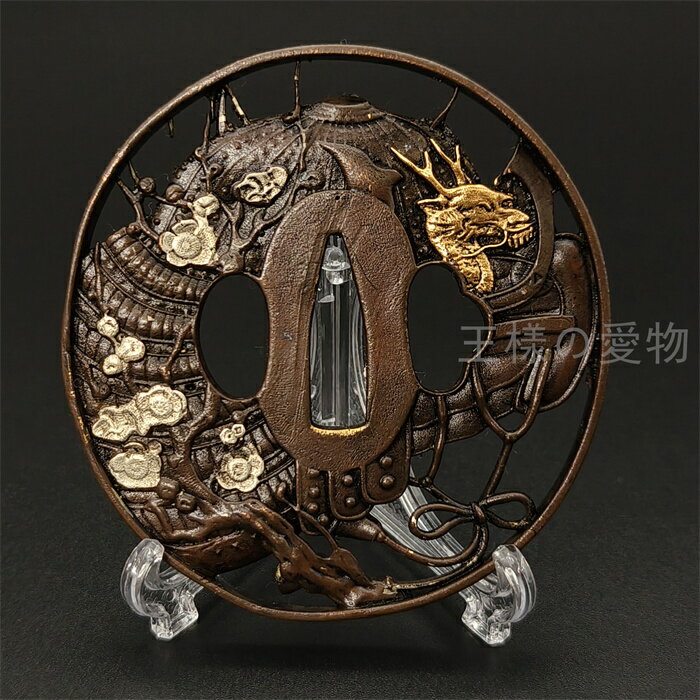 日本刀装具　刀鍔　兜と龍桜図　銅地　金工　細工　鍔　つば　居合用　刀剣美術