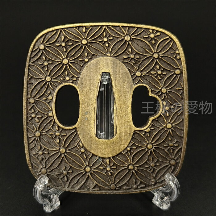 日本刀装具　刀鍔　桜紋図　合金製　金工　細工　鍔　つば　居合用　刀剣美術