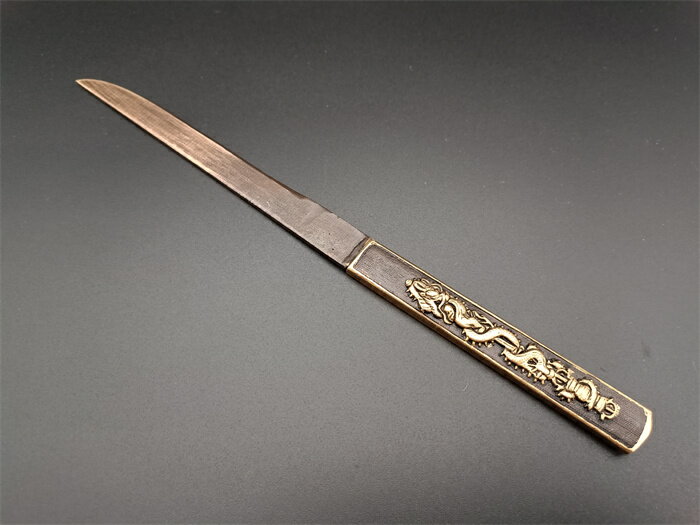日本刀装具　小柄　龍と剣の図　銅