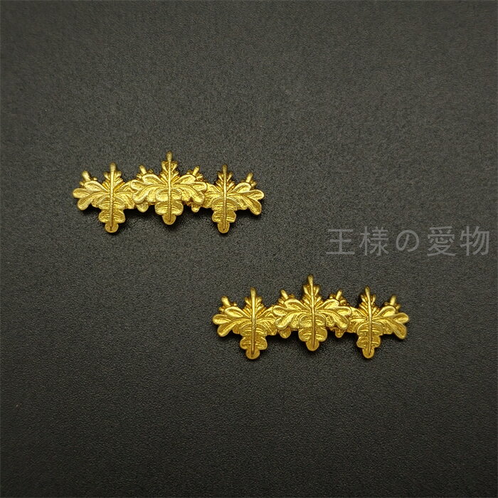 日本刀装具　目貫　五三の桐の図　金色　銅製　金工品　細工　職人作　刀剣美術　置物