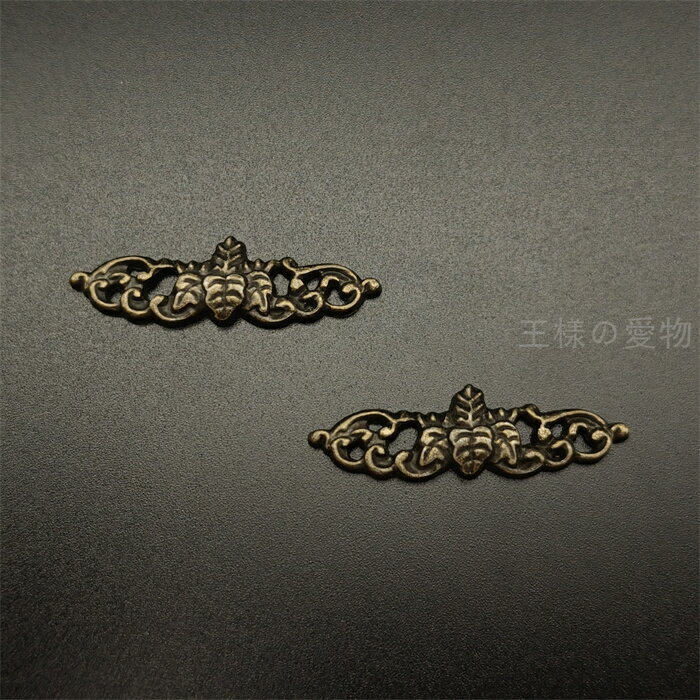 目貫　五三の桐の図　銅色　合金製　現代作　日本刀装具