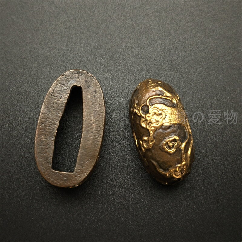 日本刀装具　縁頭　藤の図　銅地　絵金銀　刀剣美術　武道具　居合