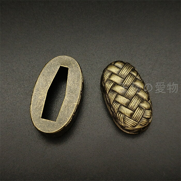 日本刀装具　縁頭　笹の図　合金製　刀剣美術　武道具　居合　現代品