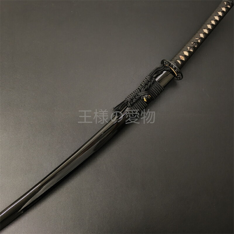 日本刀　模造刀　木製刀　硬木製　黒鉄刀鍔　合金装具　本鮫皮刀柄　居合練習　コ...