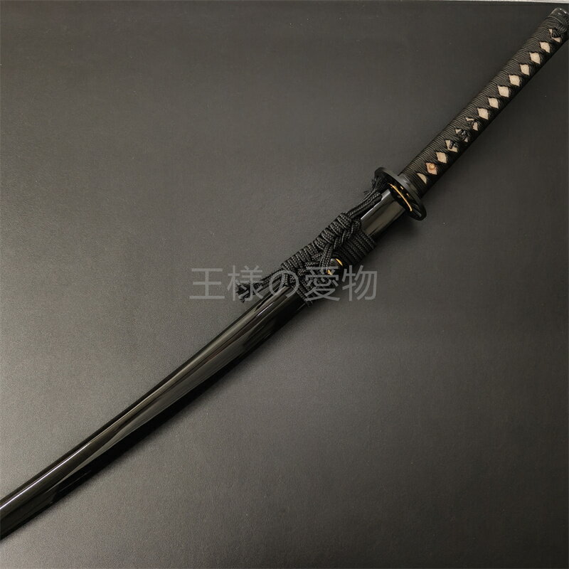 日本刀　模造刀　木製刀　硬木製　黒鉄刀鍔　合金装具　本鮫皮刀柄　居合練習　コ...