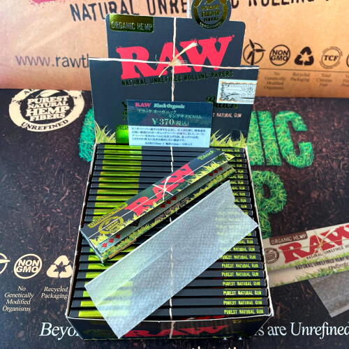 シエンジロリン村 楽天市場店のRAW　ロー ブラックオーガニック ローリングペーパー キングサイズスリム シャグ 喫煙具 ロウ 手巻き用【メール便250円対応】｜アングル2