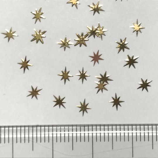 （10枚セット）シャインのメタルパーツD キラキラ レジン封入 光 ゴールド シルバー 薄型 張り付け デコパーツ