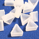 (4個セット)シリコンモールド トライアングル 三角 レジン 資材 ピアス用 イヤリング用 パーツ ハンドメイド