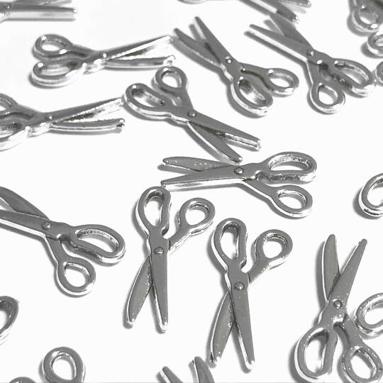 （6個セット）鋏のチャーム カン無し ミニチュア デコパーツ はさみ 銀古美 ハサミ パーツ ハンドメイ..