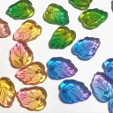 (6個セット)リーフのガラスチャーム 葉 葉っぱ グラデーション ビーズ パーツ ハンドメイド