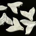 (2個セット)人魚の尾のアクリルチャーム ホワイト 白 マーメイド ファンタジー マリン 夏モチーフ パーツ ハンドメイド ハンドメイドアクセサリー