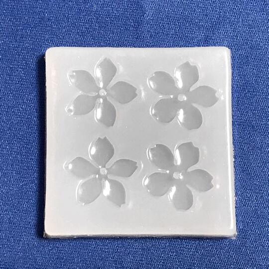 桜のシリコンモールド サクラ チェリーブロッサム 花 フラワー 春モチーフ シリコン レジンクラフト レジン パーツ ハンドメイド