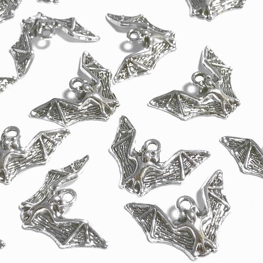 （8個セット）コウモリのチャーム 蝙蝠 動物 アニマル ハロウィン 銀古美 パーツ ハンドメイド ハンドメイドアクセサリー