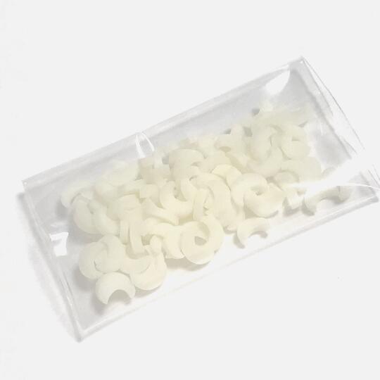 （約1gセット）蓄光の三日月のデコパーツ 5mm 暗闇で光る ライトグリーン ムーン 樹脂パーツ デコ 宇宙モチーフ ハンドメイドの商品画像 2