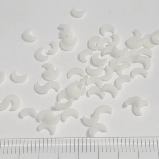 （約1gセット）蓄光の三日月のデコパーツ 5mm 暗闇で光る ライトグリーン ムーン 樹脂パーツ デコ 宇宙モチーフ ハンドメイドの商品画像 3