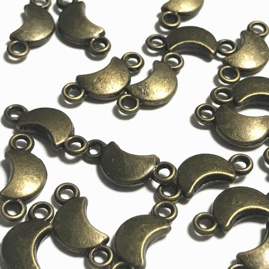 （8個セット）小さな月のコネクター 金古美 ムーン 三日月 ミニサイズ チャーム ハンドメイド パーツ