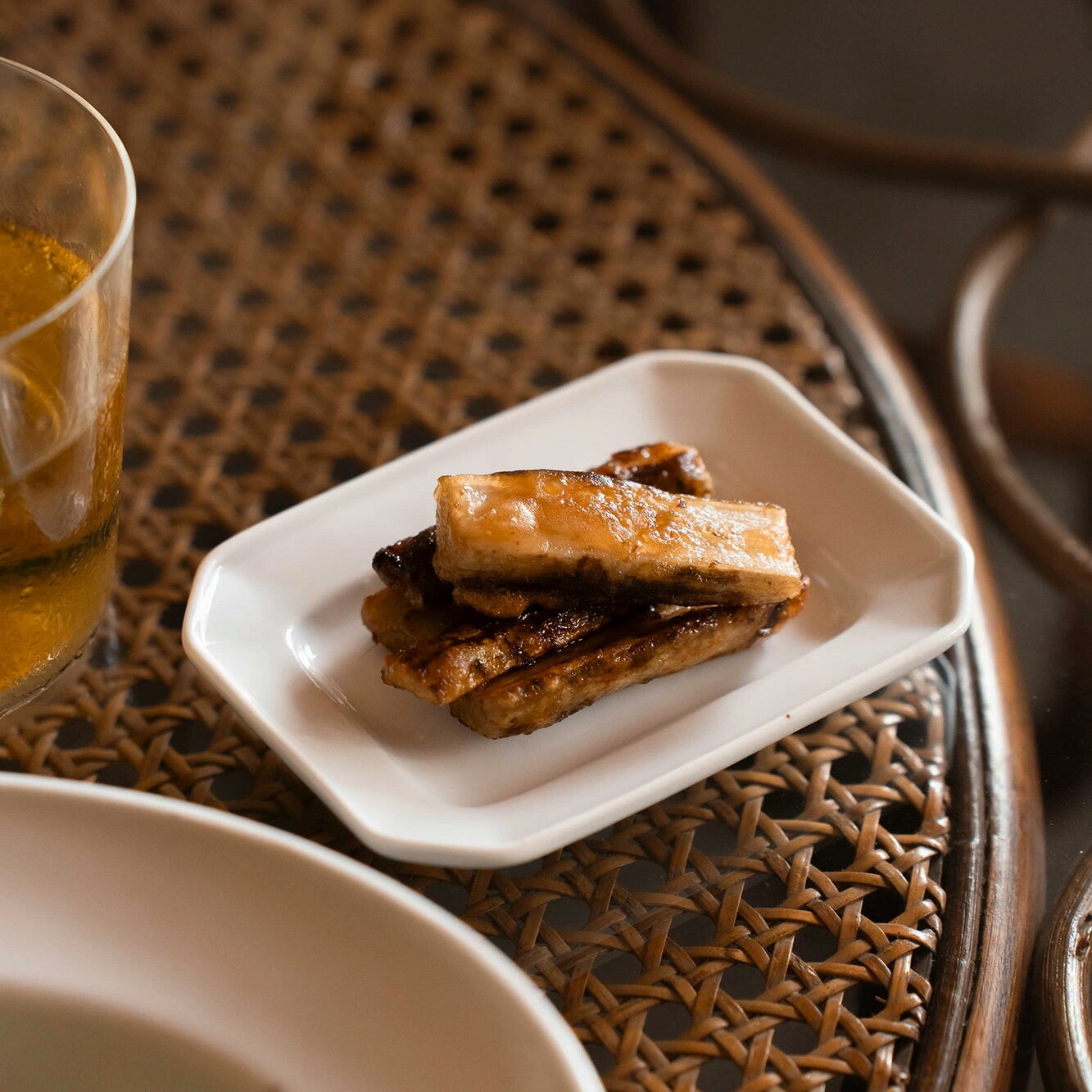 東屋 隅切 四角 角皿 11cm 型打ち 光春窯 波佐見焼 磁器 国産 日本産 あづまや あずまや 木瓜皿 和食器 無地 白い器 おしゃれ シンプル 誕生日 ギフト 新居祝い 新築祝い プレゼント ラッピング 宅配便指定