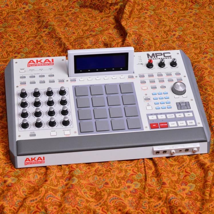 AKAI(アカイ）/MPC RENAISSANCE 【中古】【USED】サンプラーパッドタイプ（MPC）【梅田ロフト店】