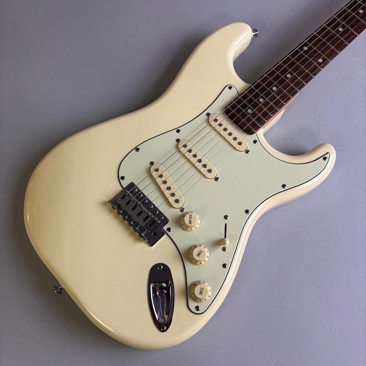 商品の詳細、状態などは【そよら成田ニュータウン店】0476-28-0511または『商品についてのお問合せ』ボタンよりお問合せ下さい 楽器店オリジナルのストラトキャスターモデル 【付属品】 なし 【特徴】 楽器店オリジナルのストラトキャスターモデルです。 丁寧な作りをしています。 【主な仕様】 BODY　バスウッド NECK　メイプル FINGERBOARD　パーフェロー 【状態】 動作問題なし 【保証】 6か月 ※日本国内のみ有効 ■シリアルNo：KA1438433 ■管理コード:2500002443853 ============================= ◆便利なショッピングクレジット ＜メリット1＞ クレジットカードも店舗来店も不要！自宅からスマートフォン・タブレット・パソコンでスピーディーなお申し込み。 ＜メリット2＞ 1回払い、分割払い、ボーナス払い（併用もOK）など 月々のお支払い金額はお客様の返済計画に合わせ柔軟に対応可能。 ※18歳以上(高校生不可)が対象 ◆掲載店舗以外でのお受け取り 当社規定の送料をご負担いただきます。 ◆ご注意 こちらの商品は店頭、他ECサイトでも販売しております。在庫情報の更新は迅速を心掛けておりますが、万一ご注文時に売り切れていた際は、商品がご用意できない場合がございます。誠に恐れ入りますがご容赦ください。 商品によって調整等でお届けに2〜3日いただく場合がございます。 ◆沖縄への発送に関して 陸送・船便となります。 航空輸送をご希望される場合は別途送料をいただきます。 ※航空機搭載不可となる規制対象商品（主に液体・スプレー類・磁石を含む荷物）は陸送・船便に限らせていただきます。 ◆転売、営利目的でのご注文に関して 当社サイトは転売や営利目的でのご注文はキャンセル対応をさせていただきます。 ●当サイトでは転売や営利目的としたご注文に関してはキャンセル対応をさせていただきます。 ●こちらの商品は店頭でも同時に販売しております。 ●店頭や他のサイトでの売却時には商品情報の削除は迅速な対応を心がけておりますが万が一ご注文後に売切れとなっておりました場合は誠に申し訳ありませんがご了承下さい。 ●商品によって調整等でお届けにお時間をいただく場合がございます。